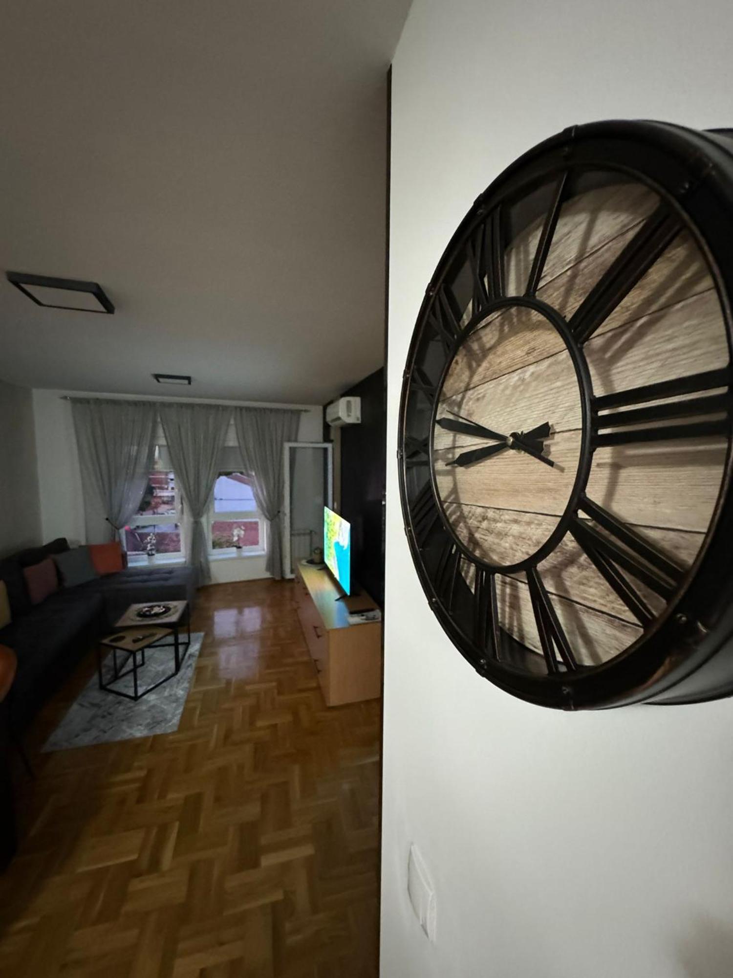 Stan Na Dan Aurora Apartment Pozarevac Luaran gambar